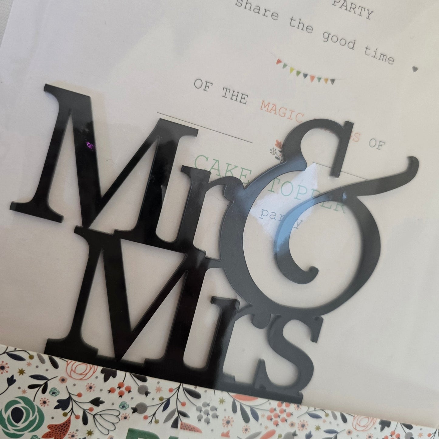 Cake Topper Mr & Mrs Wedding - UpUpNAwayBalloons