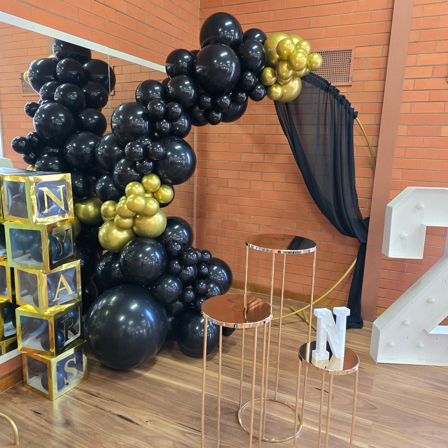 Year 2024 Organic Balloon Garlands (click on photo to view all photos) - UpUpNAwayBalloons