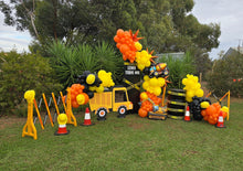 Load image into Gallery viewer, Year 2025 Organic Balloon Garlands (click on photo to view all photos) - UpUpNAwayBalloons
