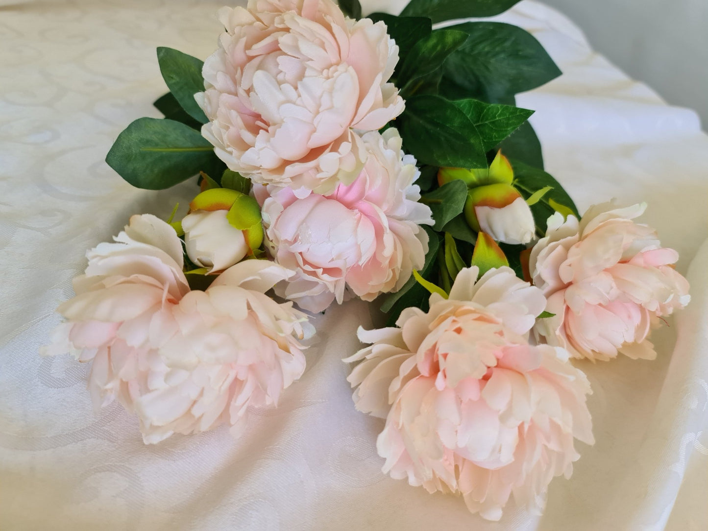 Artificial Flowers and Greenery for hire - UpUpNAwayBalloons