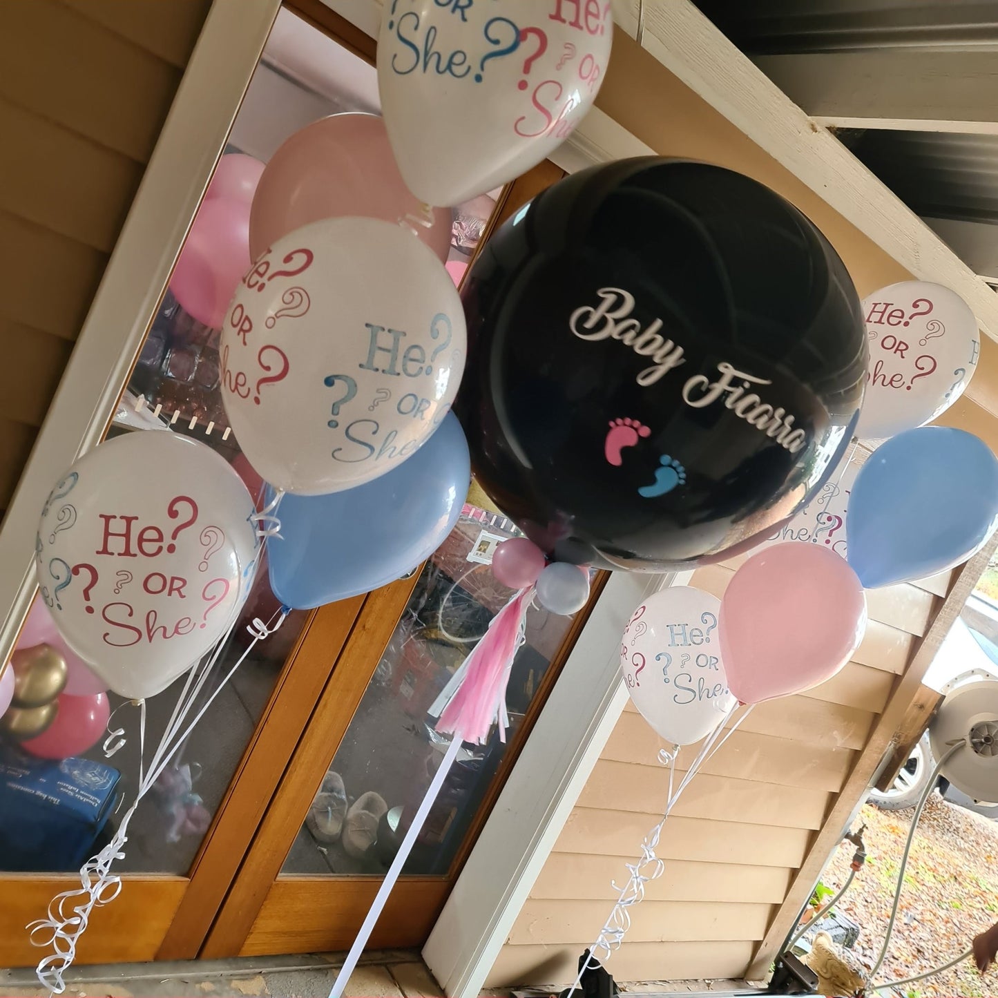 Personalised Gender Reveal - UpUpNAwayBalloons