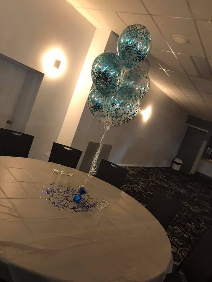 11" Confetti 5 Balloon Bouquet - UpUpNAwayBalloons