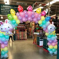 Arches with accents by UpUpNAwayBalloons