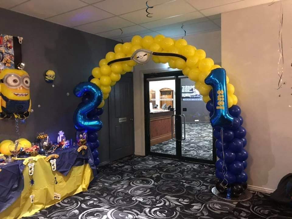 Arches with accents by UpUpNAwayBalloons