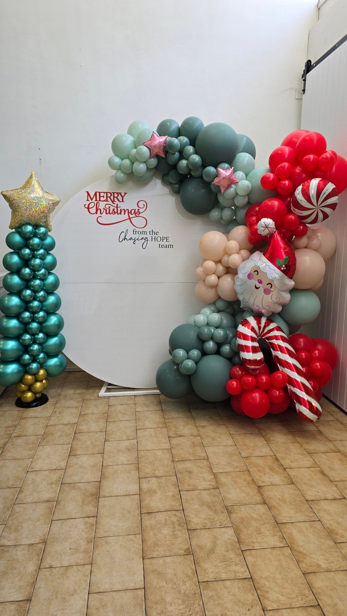 Christmas Backdrops & Local Business Xmas Decorations - message for a FREE quote. - UpUpNAwayBalloons