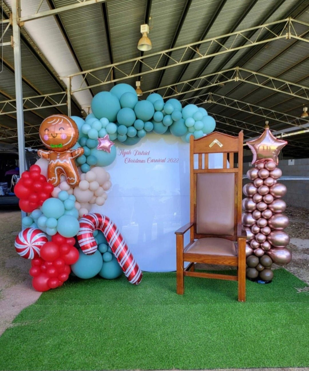 Christmas Backdrops & Local Business Xmas Decorations - message for a FREE quote. - UpUpNAwayBalloons