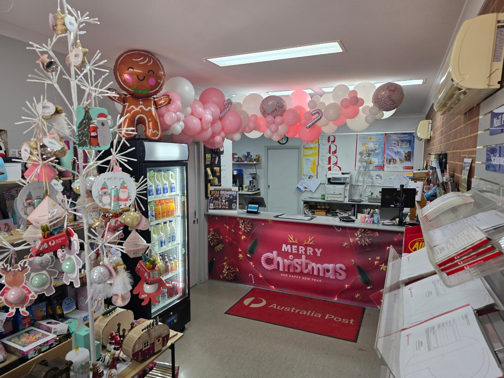 Christmas Backdrops & Local Business Xmas Decorations - message for a FREE quote. - UpUpNAwayBalloons