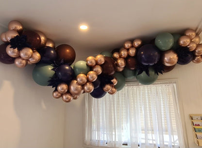 Christmas Backdrops & Local Business Xmas Decorations - message for a FREE quote. - UpUpNAwayBalloons