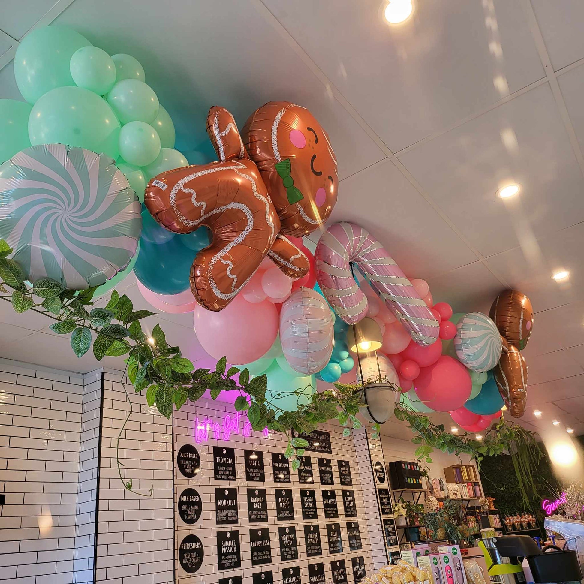 Christmas Backdrops & Local Business Xmas Decorations - message for a FREE quote. - UpUpNAwayBalloons