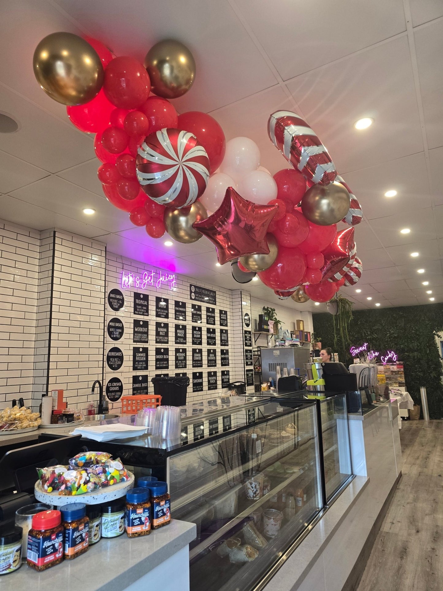 Christmas Backdrops & Local Business Xmas Decorations - message for a FREE quote. - UpUpNAwayBalloons