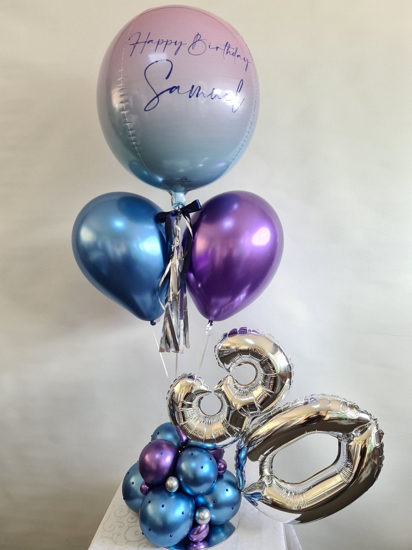 Creative Table Centerpiece - UpUpNAwayBalloons