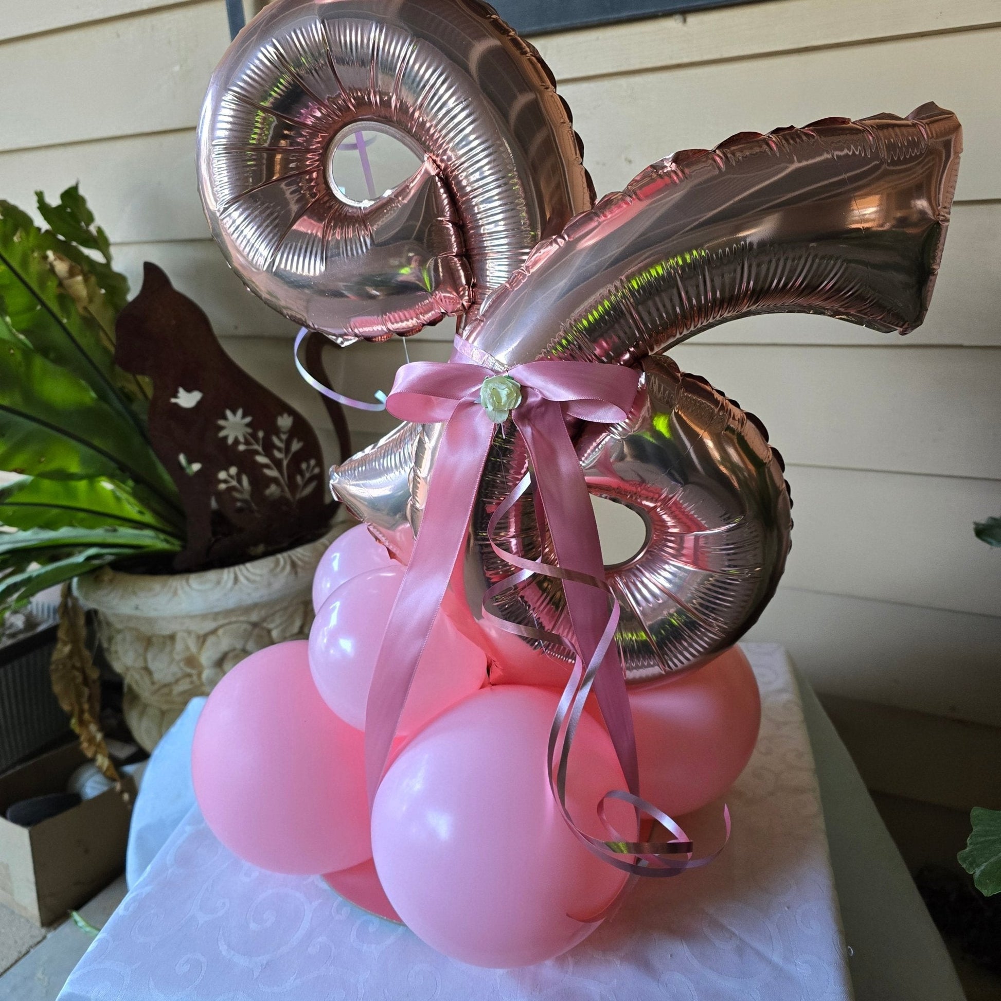 Creative Table Centerpiece - UpUpNAwayBalloons