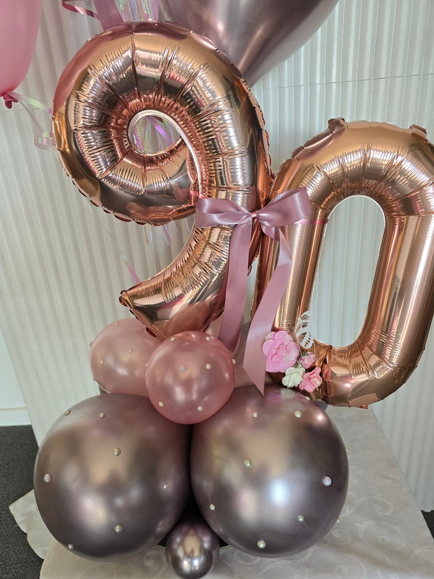 Creative Table Centerpiece - UpUpNAwayBalloons