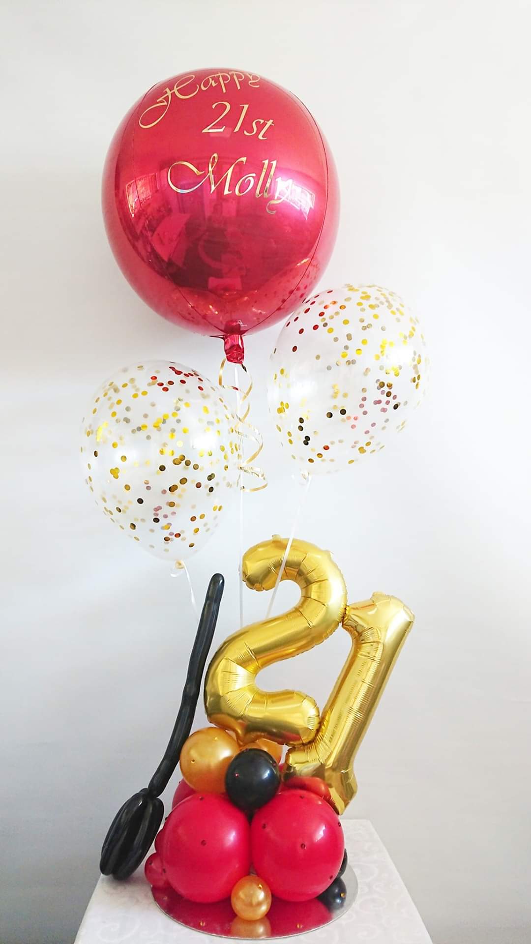 Creative Table Centerpiece by UpUpNAwayBalloons