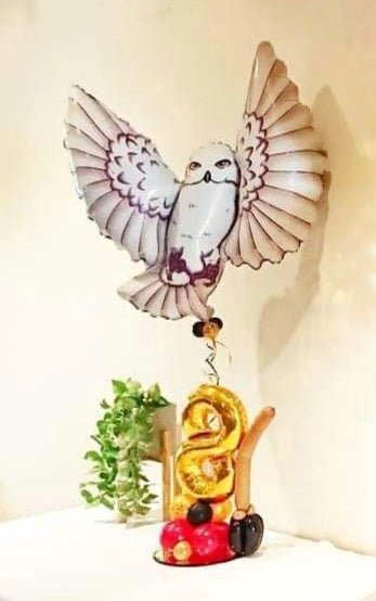 Creative Table Centerpiece by UpUpNAwayBalloons