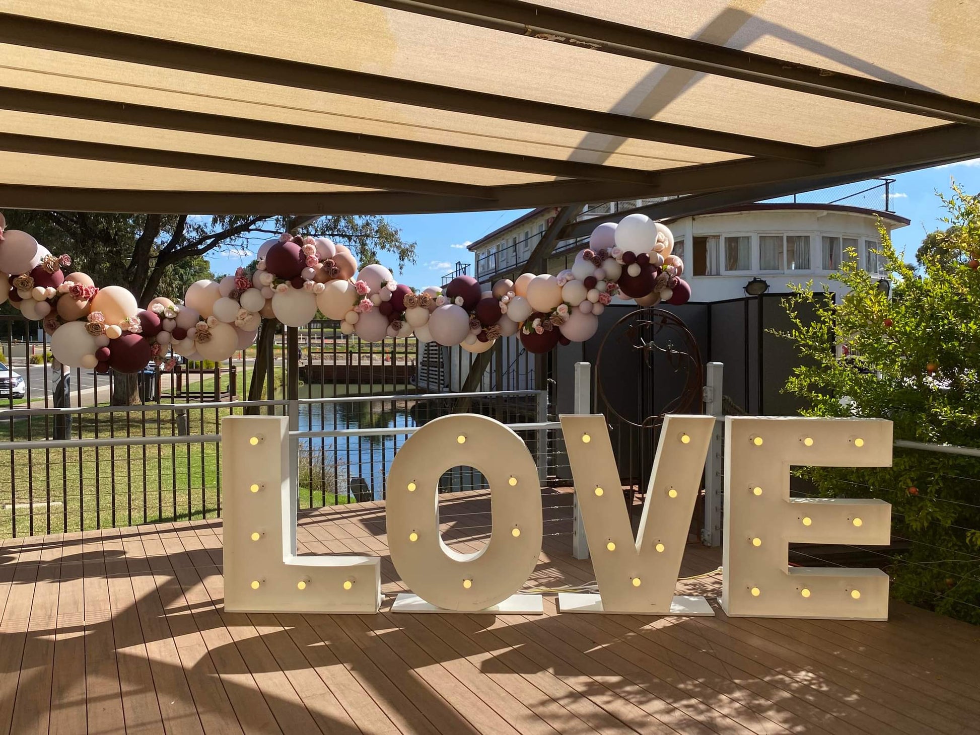 Light Up Love Letters for Hire by UpUpNAwayBalloons