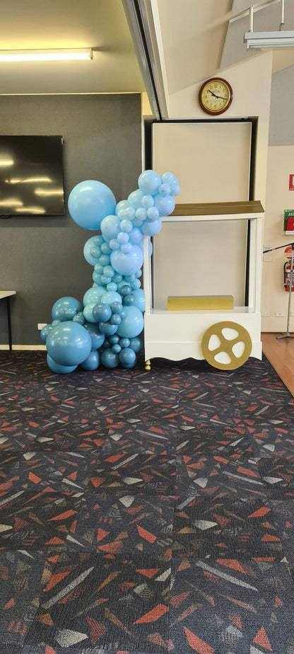 Lolly / Cake Cart for Hire - UpUpNAwayBalloons