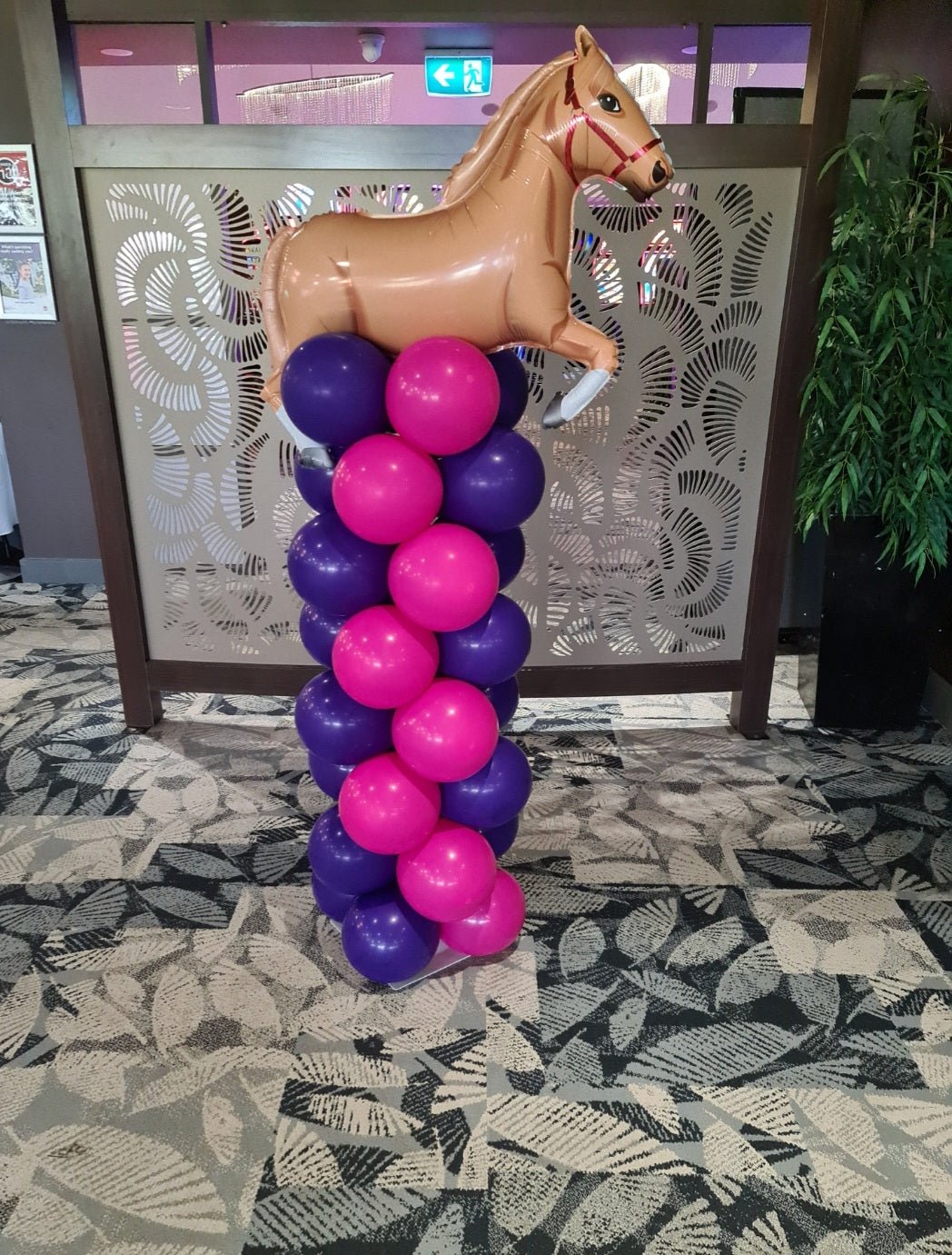 Melb Cup Columns - UpUpNAwayBalloons