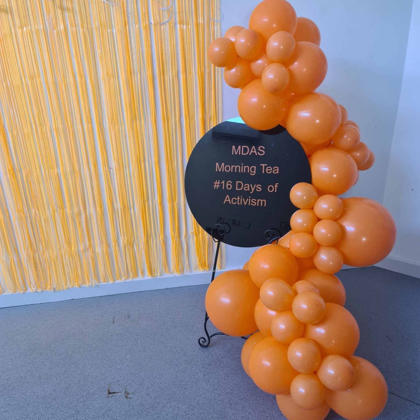 Ooh La La Package - UpUpNAwayBalloons