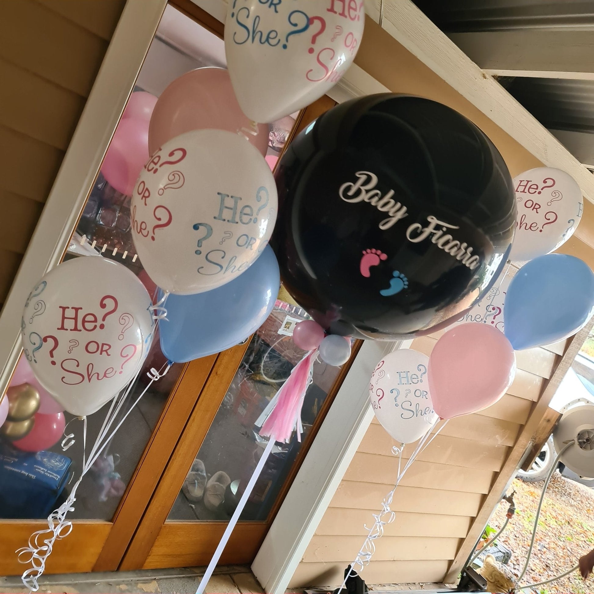 Personalised Gender Reveal by UpUpNAwayBalloons