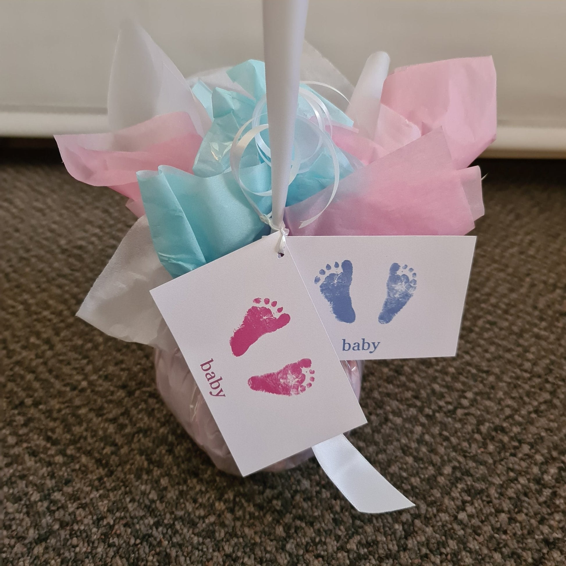 Personalised Gender Reveal by UpUpNAwayBalloons