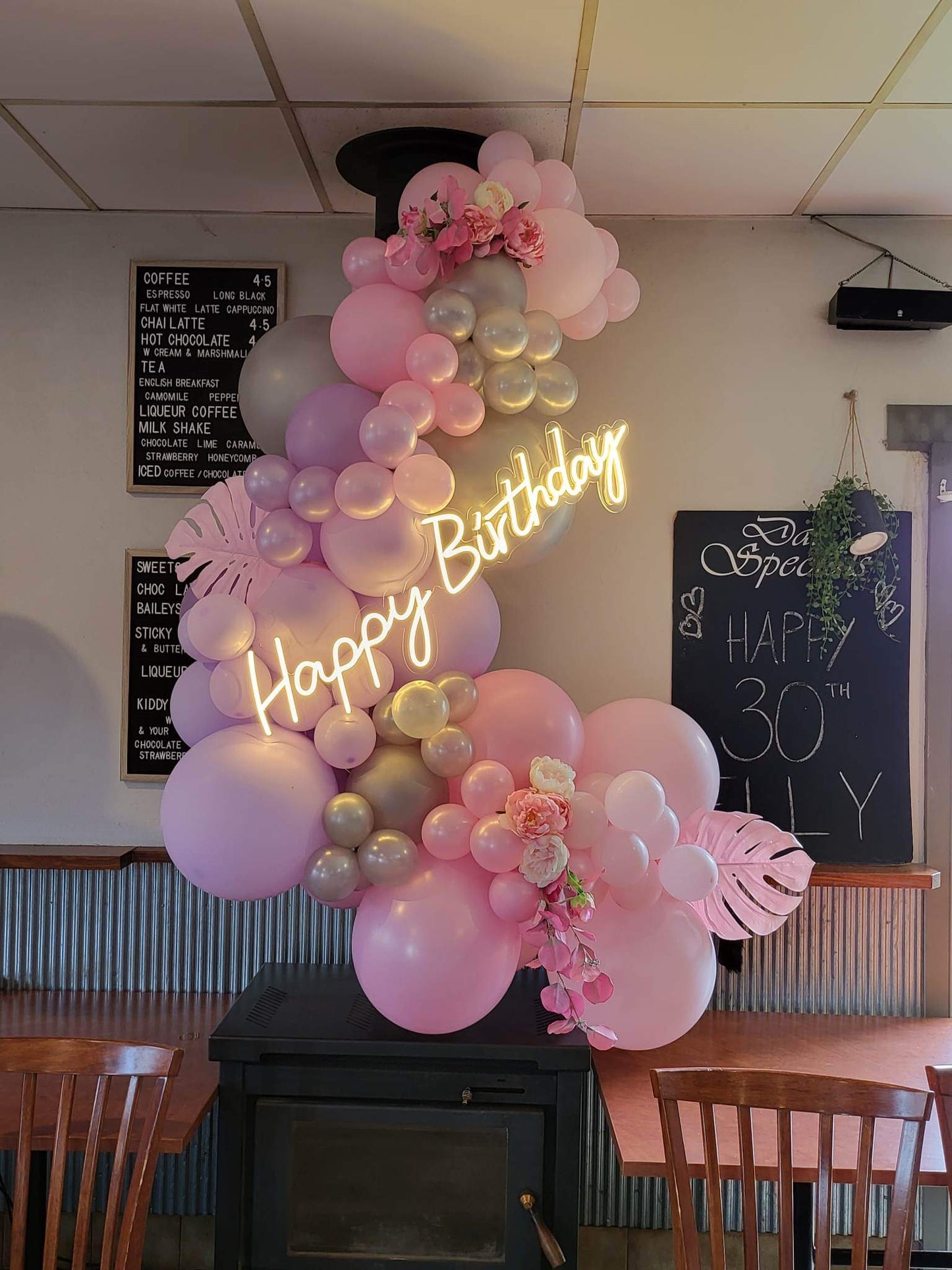 Year 2022 Organic Balloon Garlands (click on photo to view all photos) - UpUpNAwayBalloons