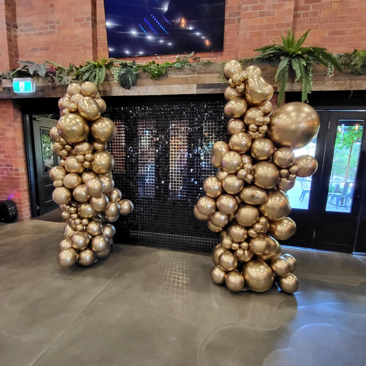 Year 2024 Organic Balloon Garlands (click on photo to view all photos) - UpUpNAwayBalloons