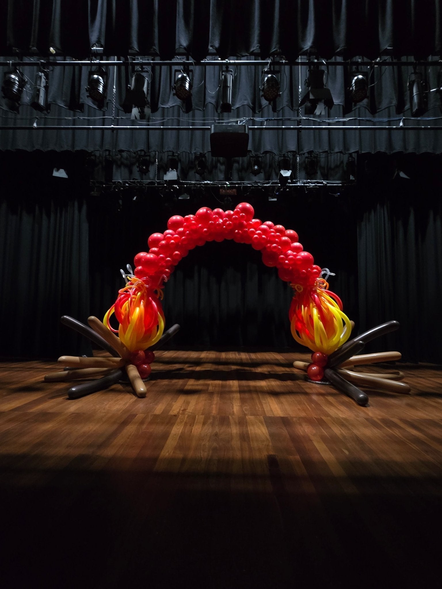 Year 2024 Organic Balloon Garlands (click on photo to view all photos) - UpUpNAwayBalloons