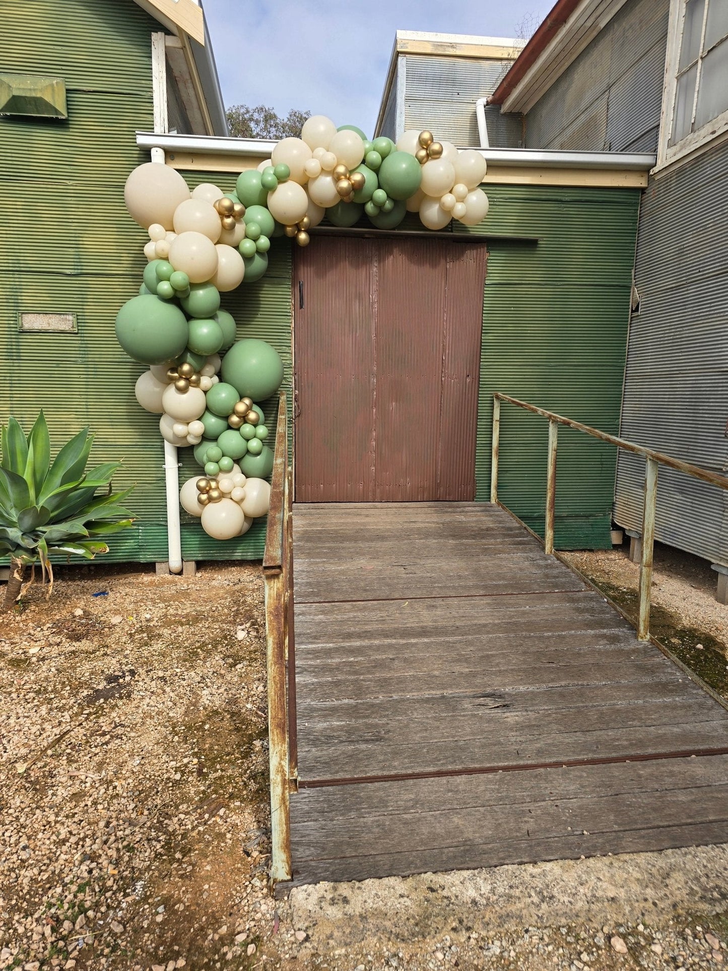 Year 2024 Organic Balloon Garlands (click on photo to view all photos) - UpUpNAwayBalloons