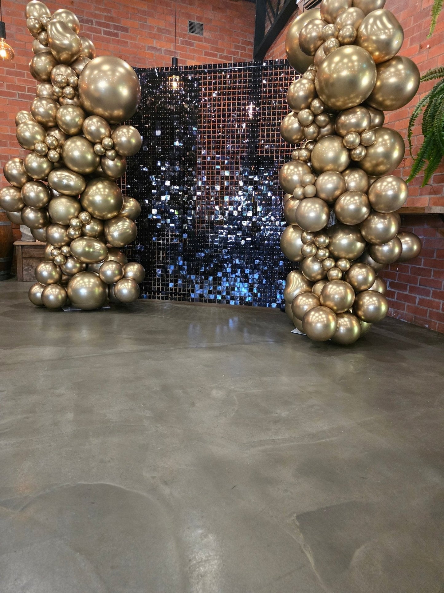 Year 2024 Organic Balloon Garlands (click on photo to view all photos) - UpUpNAwayBalloons