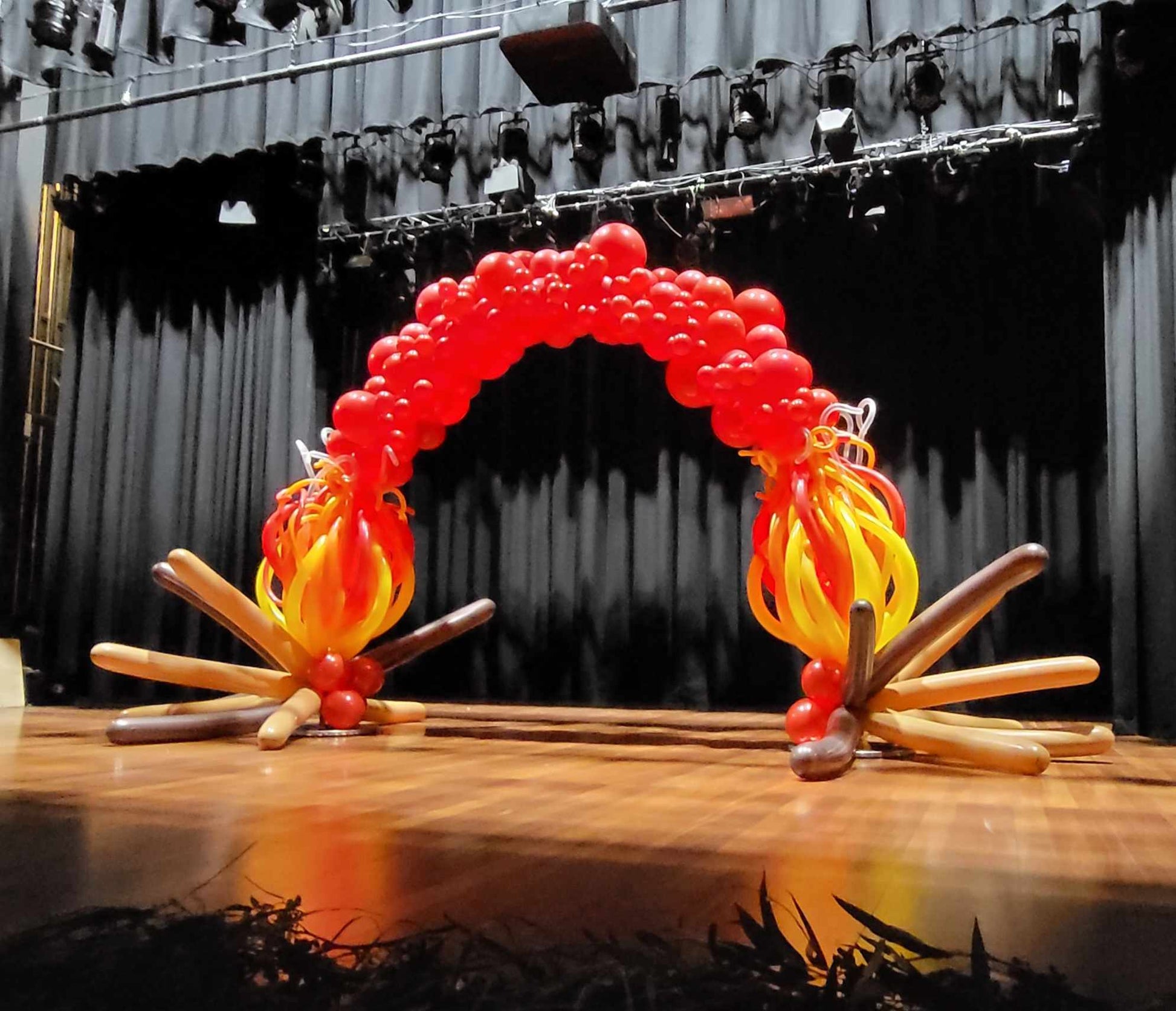 Year 2024 Organic Balloon Garlands (click on photo to view all photos) - UpUpNAwayBalloons