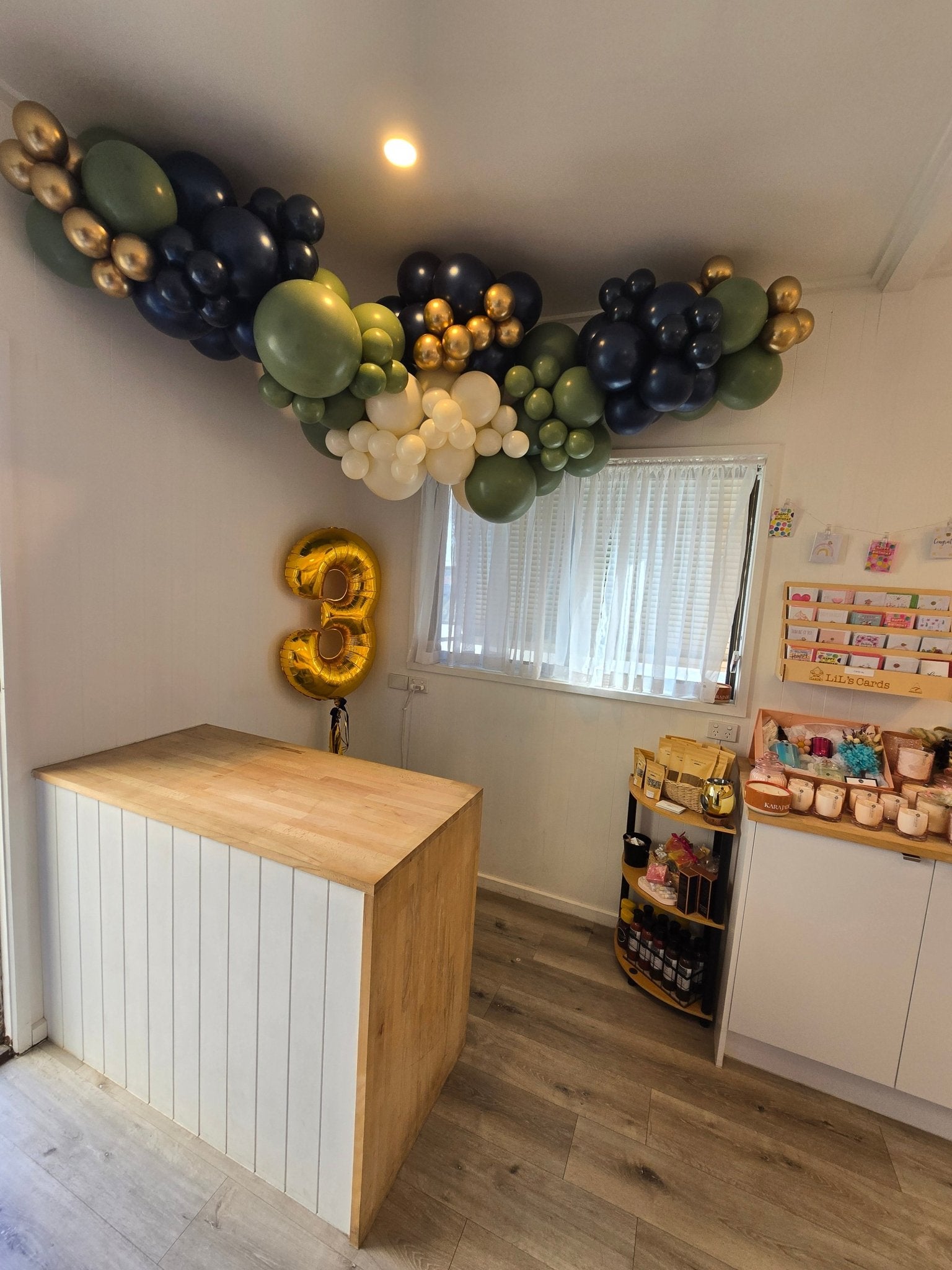 Year 2024 Organic Balloon Garlands (click on photo to view all photos) - UpUpNAwayBalloons