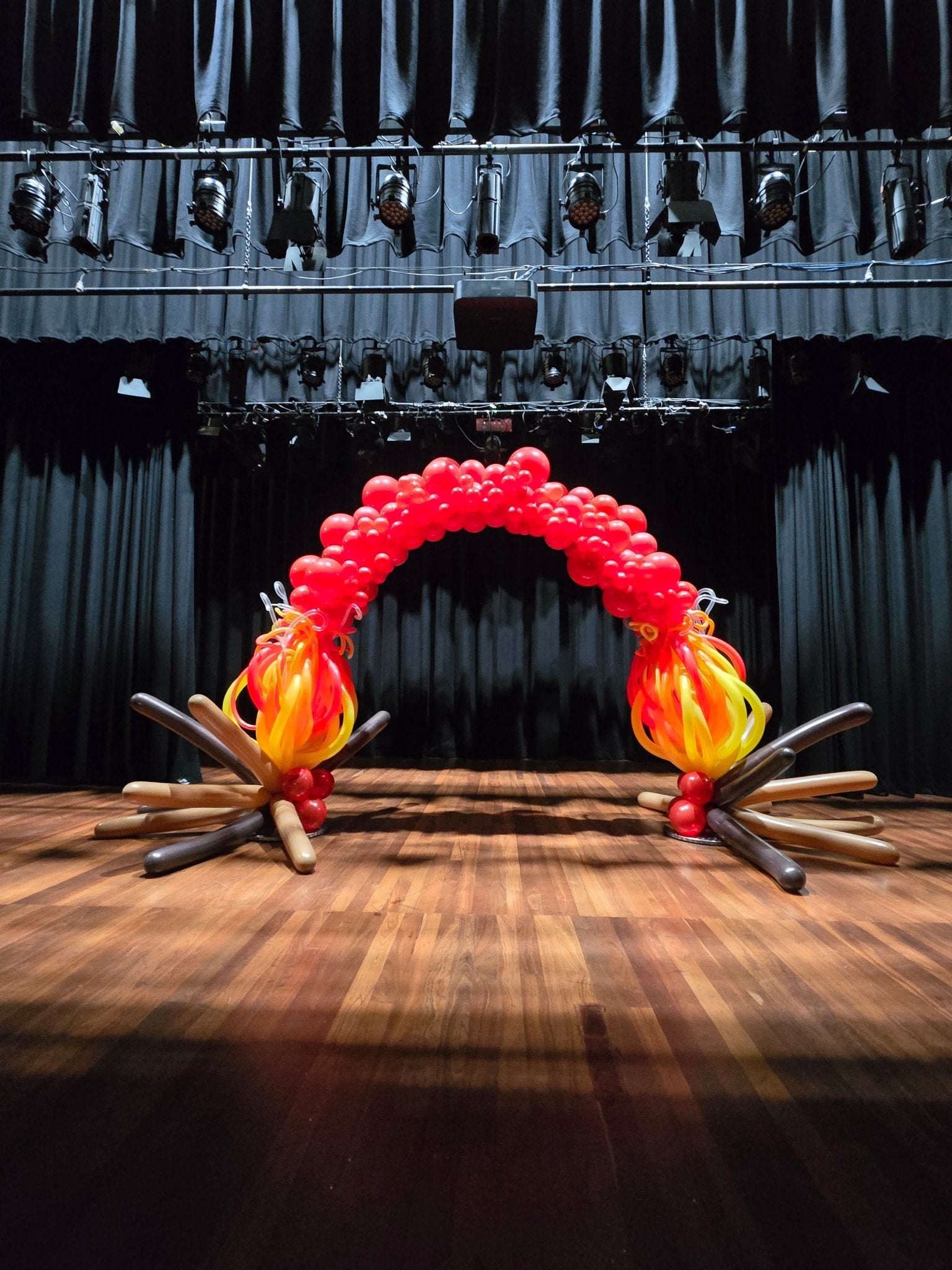 Year 2024 Organic Balloon Garlands (click on photo to view all photos) - UpUpNAwayBalloons