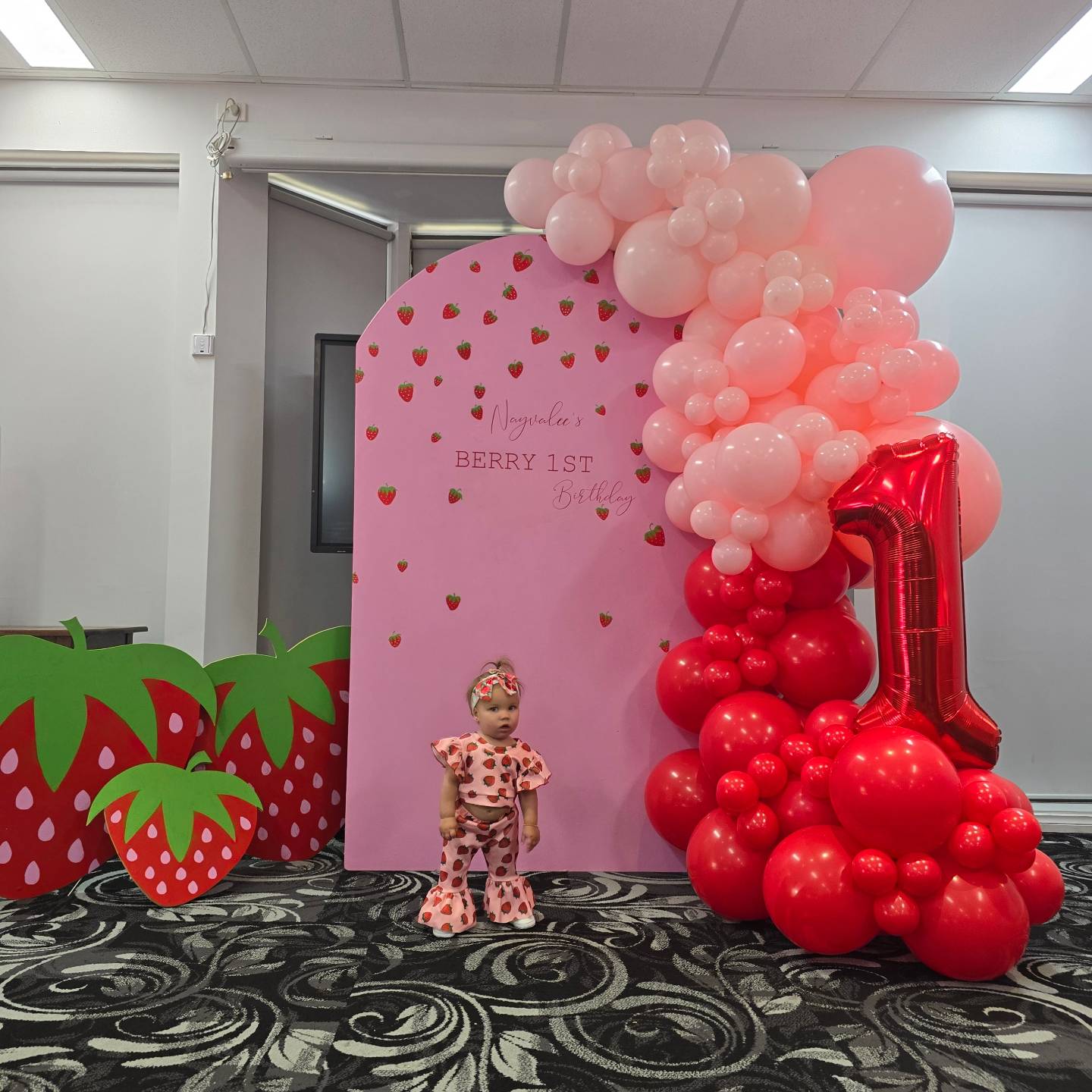 Year 2024 Organic Balloon Garlands (click on photo to view all photos) - UpUpNAwayBalloons