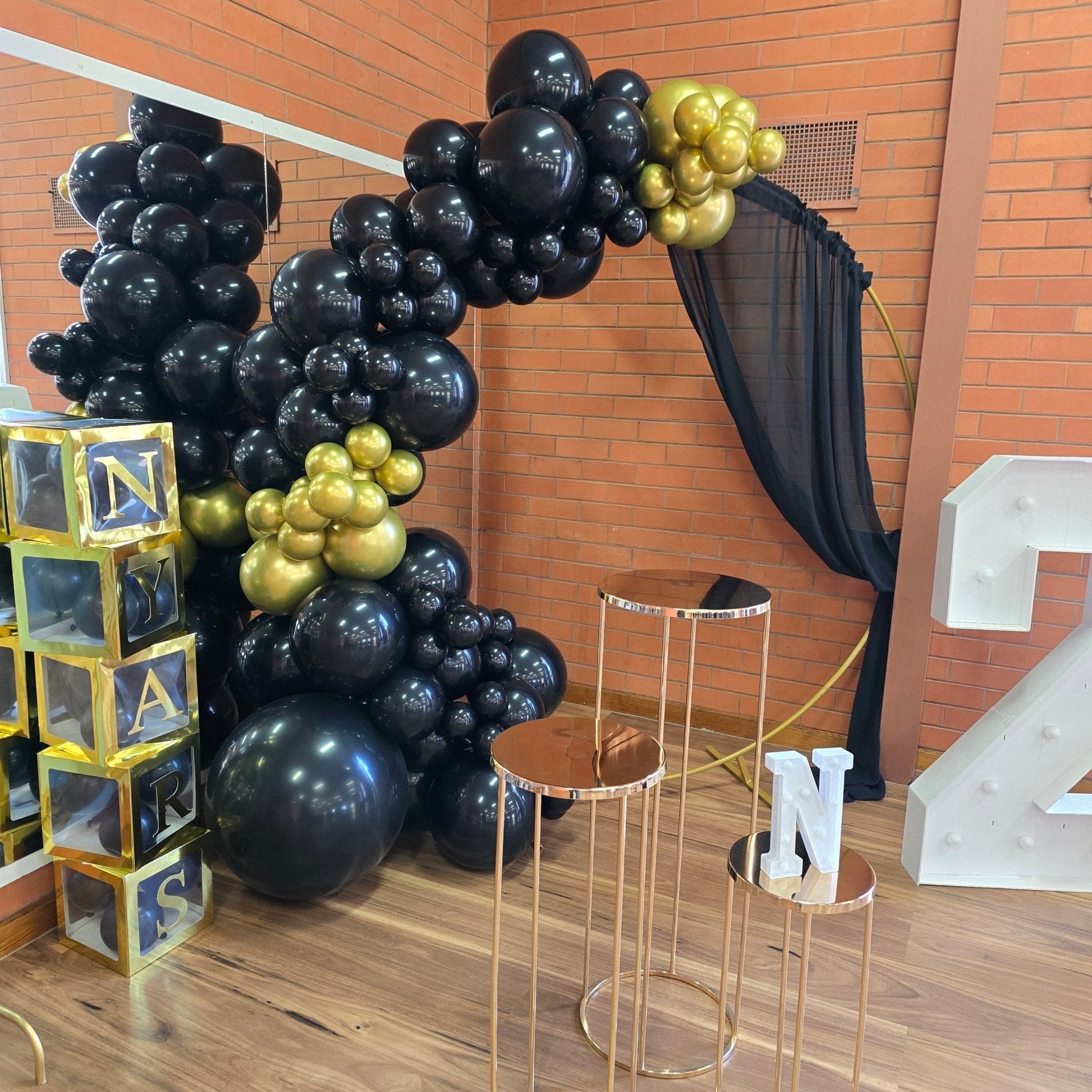 Year 2024 Organic Balloon Garlands (click on photo to view all photos) - UpUpNAwayBalloons