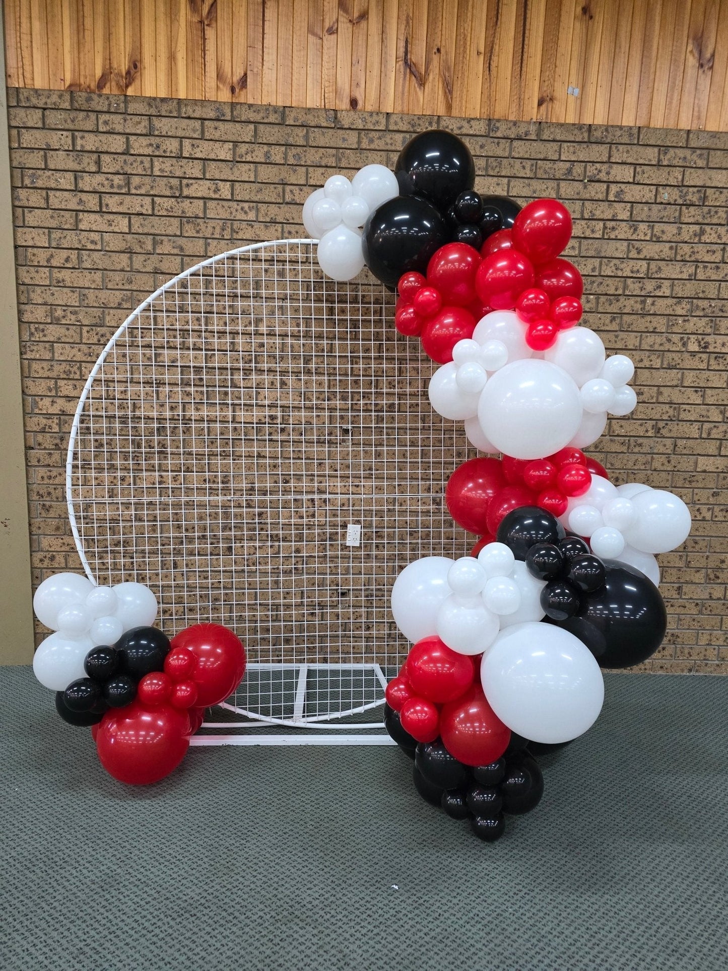 Year 2024 Organic Balloon Garlands (click on photo to view all photos) - UpUpNAwayBalloons