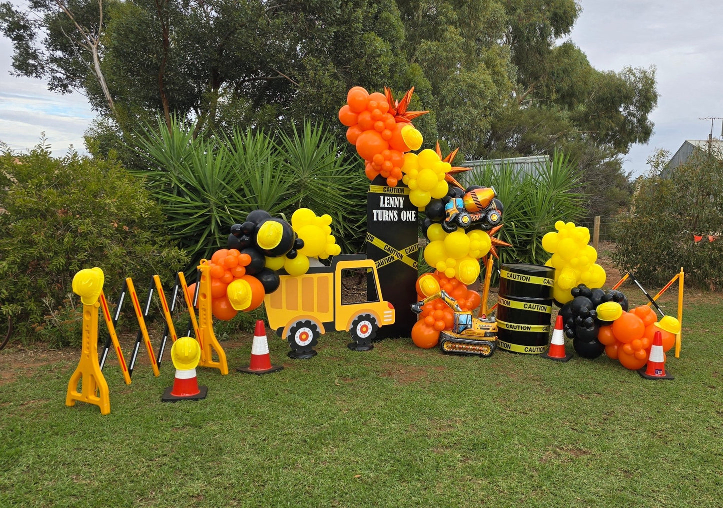 Year 2025 Organic Balloon Garlands (click on photo to view all photos) - UpUpNAwayBalloons