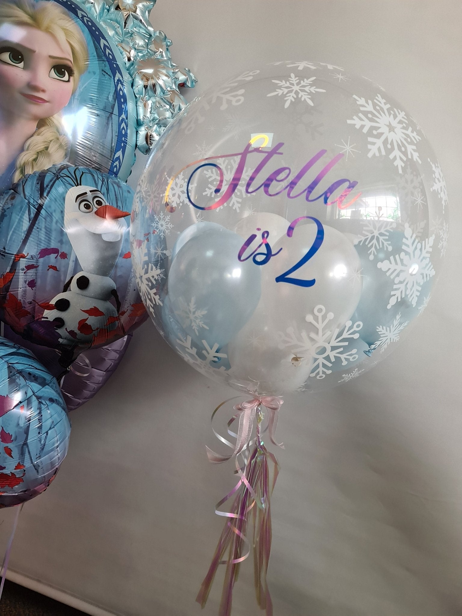 Frozen Theme Snowflake Bubble Centerpiece - UpUpNAwayBalloons