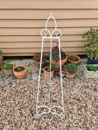 White Easel Hire - UpUpNAwayBalloons