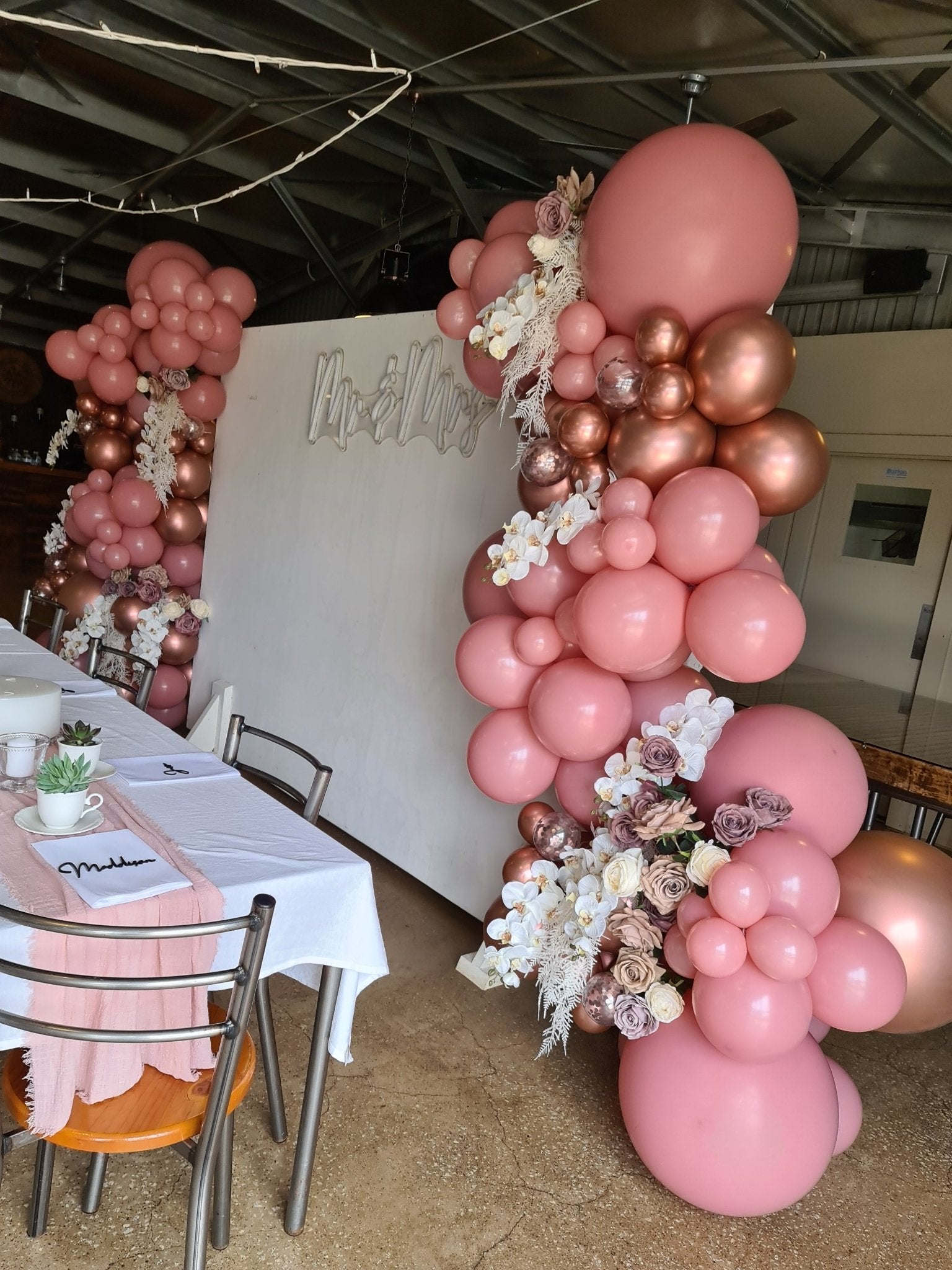 Year 2015 to 2020 Organic Balloon Garlands (click on photo to view) - UpUpNAwayBalloons