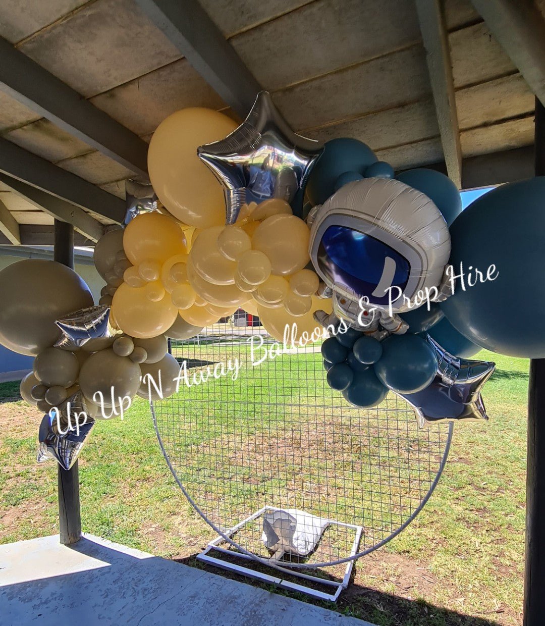 Year 2015 to 2020 Organic Balloon Garlands (click on photo to view) - UpUpNAwayBalloons