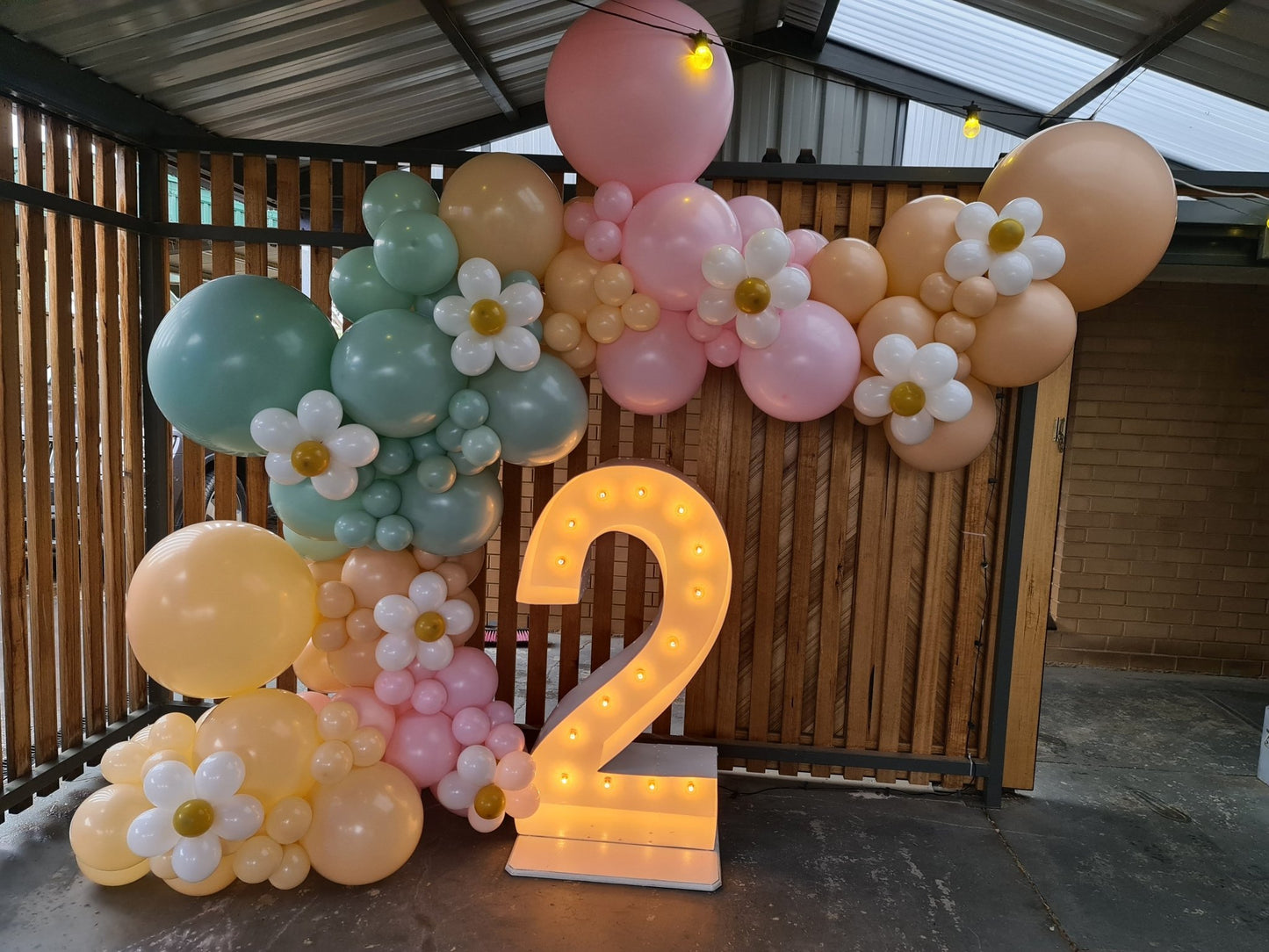 Year 2015 to 2020 Organic Balloon Garlands (click on photo to view) - UpUpNAwayBalloons